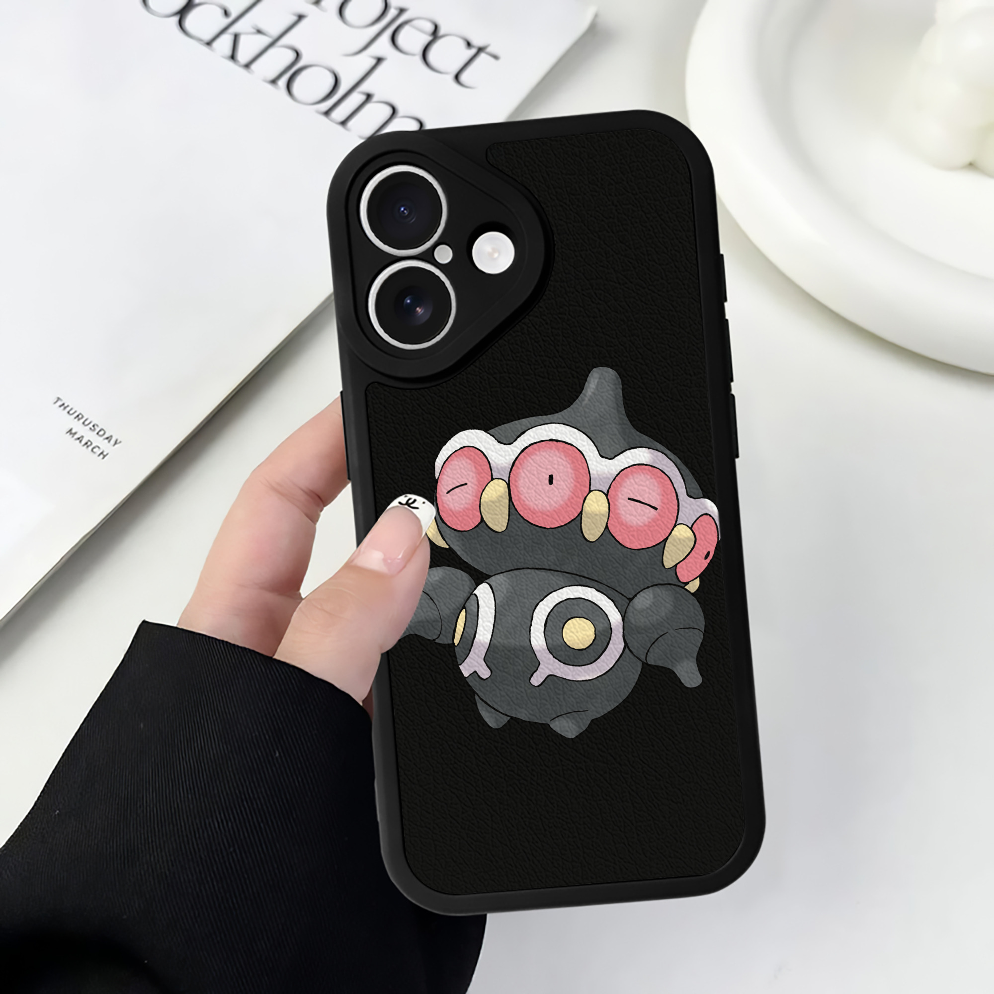 （画像用） ポケットモンスター Pokémon 【iPhone 16シリーズ対応】シリコンスマホケース（レザー調） 材質：シリコン